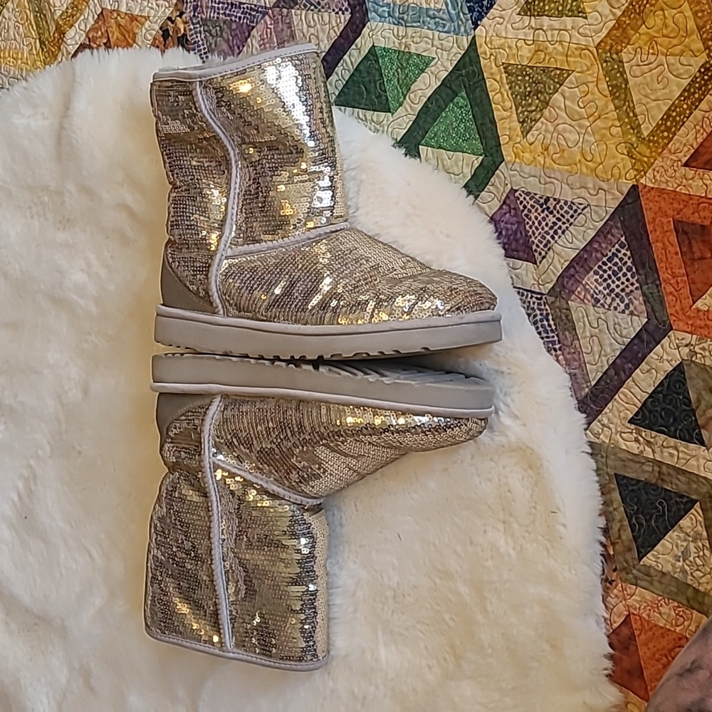 UGG Gold Sequin Boots Classic Short Sherling Womens 10 - Picture 3 of 11